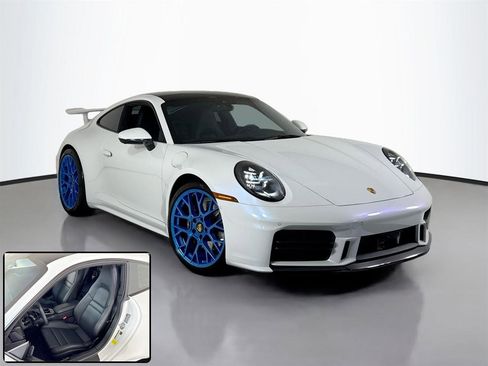 Used 2025 Porsche 911 Carrera image 2