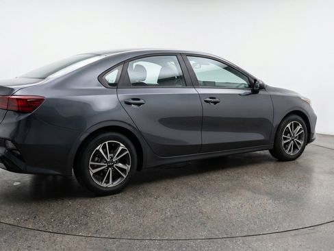 Used 2024 Kia Forte LXS FWD image 9