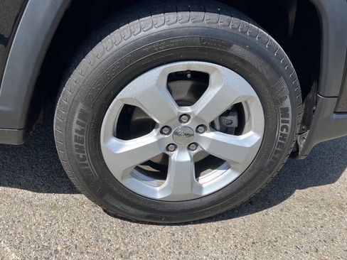 Used 2019 Jeep Compass Latitude image 30