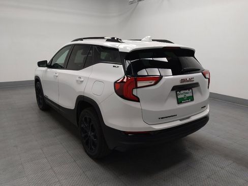 Used 2022 GMC Terrain SLT w/ Elevation Edition image 5