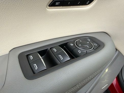 Used 2021 Cadillac XT5 Premium Luxury image 23