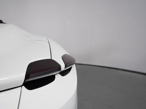 Certified 2025 Ferrari Roma Spider RWD image 16