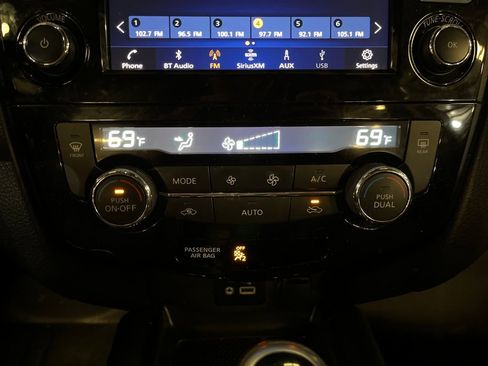 Used 2021 Nissan Rogue Sport SV AWD/4WD image 18