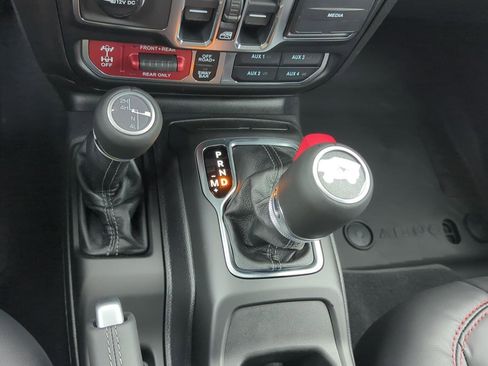 New 2026 Jeep Wrangler Unlimited Rubicon AWD/4WD image 24