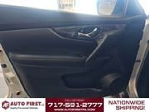 Used 2017 Nissan Rogue SV w/ SV Premium Package AWD/4WD image 7
