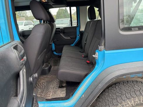 Used 2017 Jeep Wrangler Unlimited Sport w/ Connectivity Group image 16