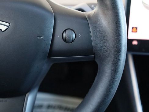 Used 2020 Tesla Model 3 Standard Range Plus image 29