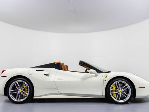Certified 2019 Ferrari 488 Spider image 3