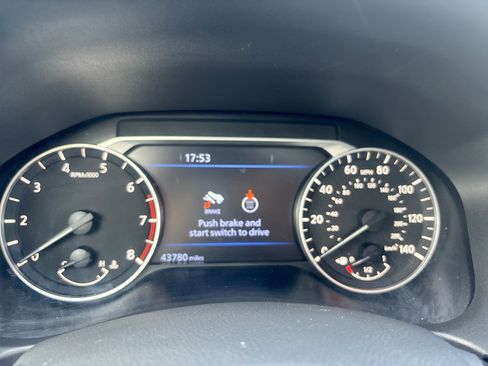 Used 2023 Nissan Altima 2.5 SV w/ SV Premium Package AWD/4WD image 10