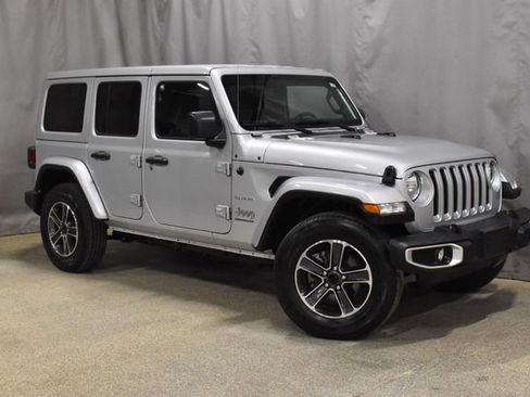 Used 2023 Jeep Wrangler Sahara image 3