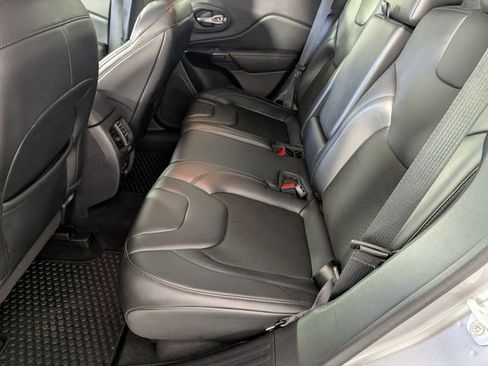 Used 2020 Jeep Cherokee Latitude Plus image 24