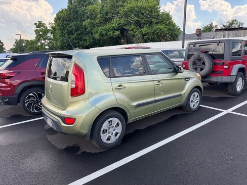 Used 2013 Kia Soul FWD image 11