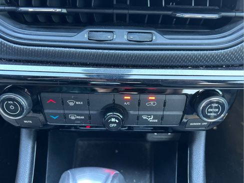 Certified 2022 Jeep Compass Latitude w/ Sun and Sound Group AWD/4WD image 31