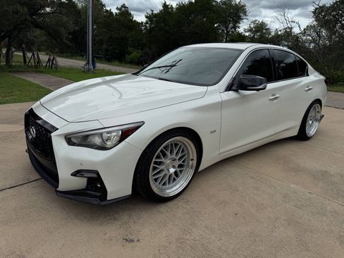 Used 2019 INFINITI Q50 Luxe w/ Essential Package (3.0T Luxe) RWD image 5