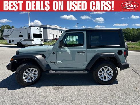 Used 2023 Jeep Wrangler Sport AWD/4WD image 7
