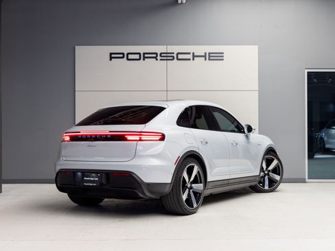 Certified 2025 Porsche Macan Electric RWD image 7