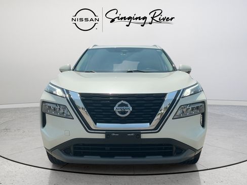 Used 2021 Nissan Rogue SV w/ Premium Package AWD/4WD image 2