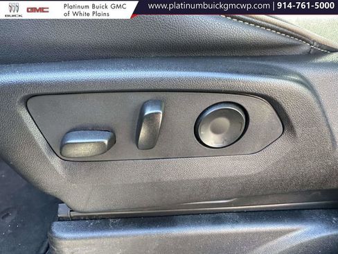 Used 2024 GMC Yukon SLT image 23