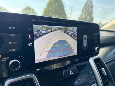 Used 2022 Kia Sorento S w/ Panoramic Sunroof Package FWD image 12