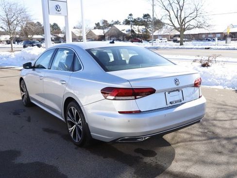 Used 2020 Volkswagen Passat 2.0T SEL image 6