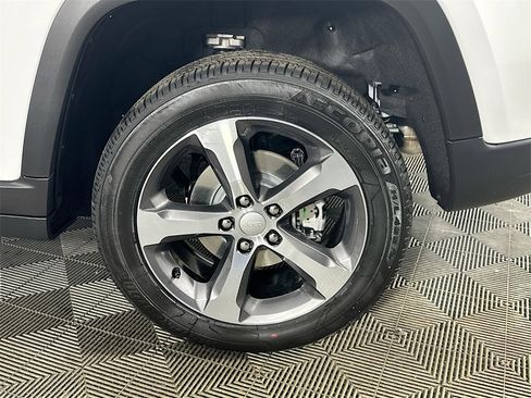 New 2026 Jeep Grand Cherokee Limited image 17