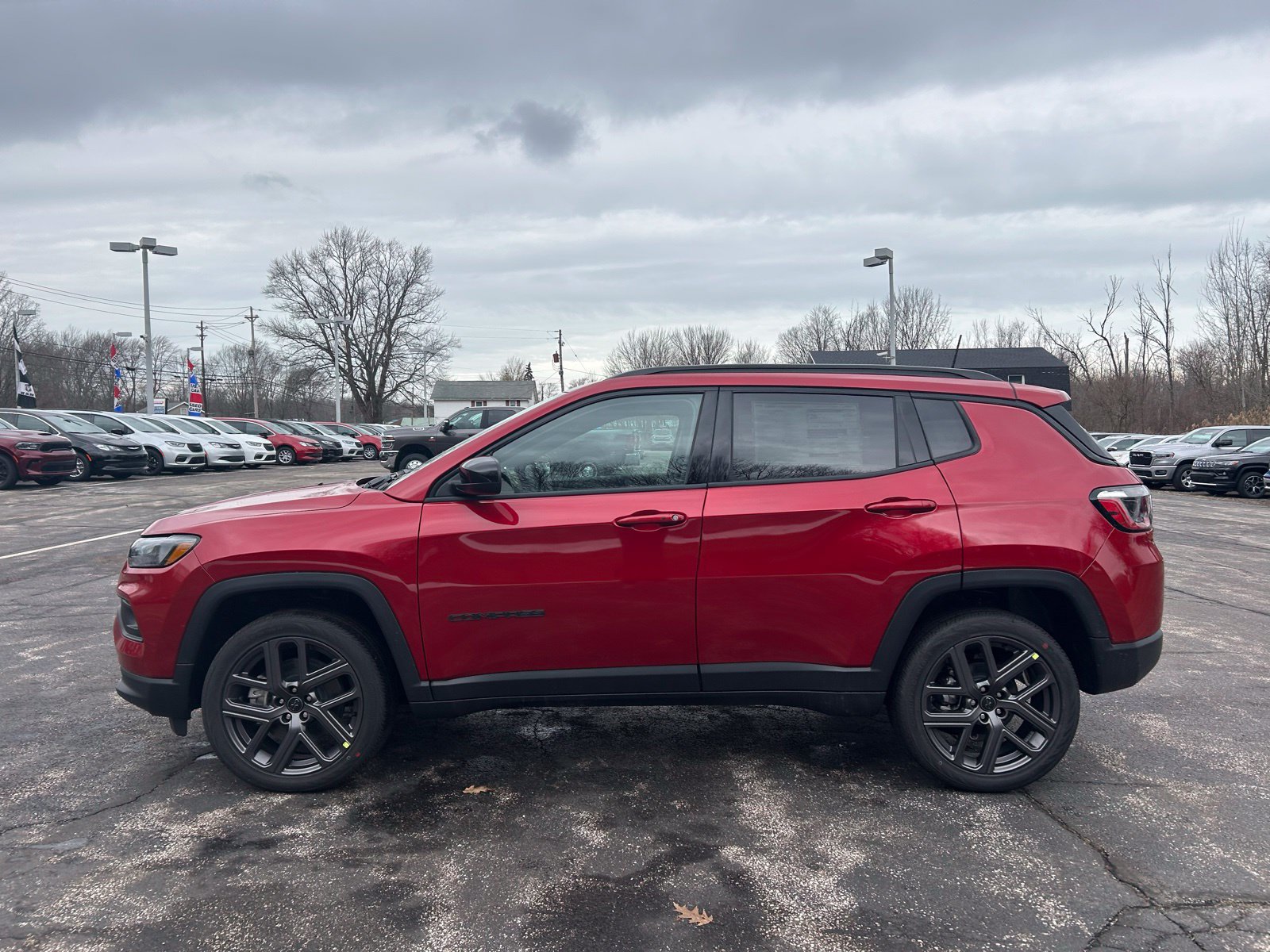 Used 2026 Jeep Compass Latitude AWD/4WD image 2