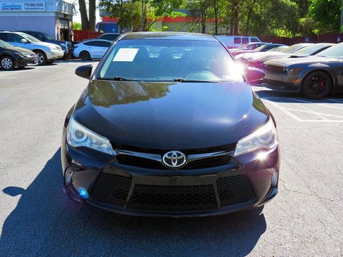 Used 2015 Toyota Camry SE image 4