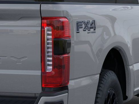 New 2026 Ford F350 XLT w/ XLT Premium Package AWD/4WD image 21