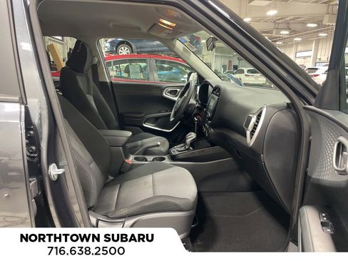 Used 2020 Kia Soul LX image 3