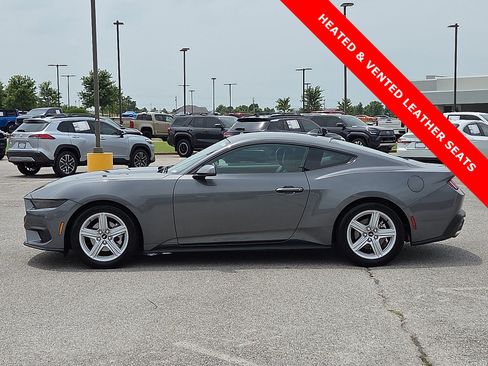 Used 2026 Ford Mustang Premium RWD image 3