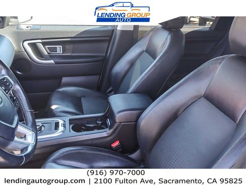 Used 2017 Land Rover Discovery Sport SE image 16