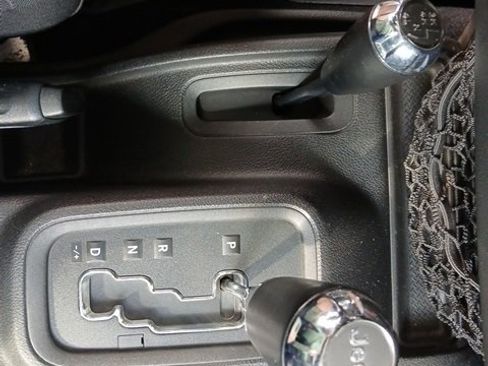 Used 2012 Jeep Wrangler Unlimited Sport image 49