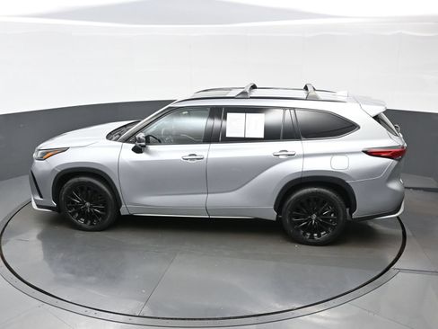 Used 2023 Toyota Highlander XSE AWD/4WD image 38