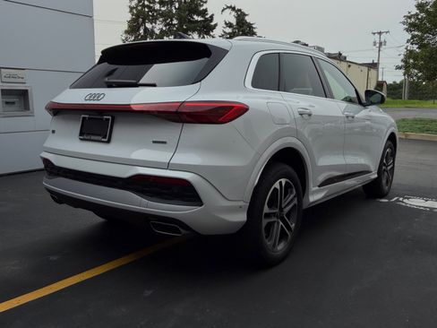 Used 2025 Audi Q5 Premium Plus w/ Premium Plus AWD/4WD image 10