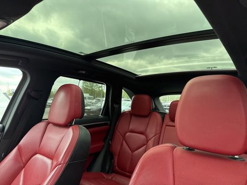 Used 2016 Porsche Cayenne AWD/4WD image 14