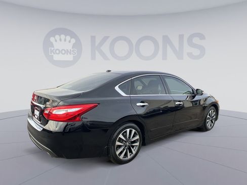 Used 2017 Nissan Altima 2.5 SV w/ Convenience Package image 7