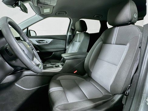 Used 2025 Chevrolet Blazer LT FWD image 11