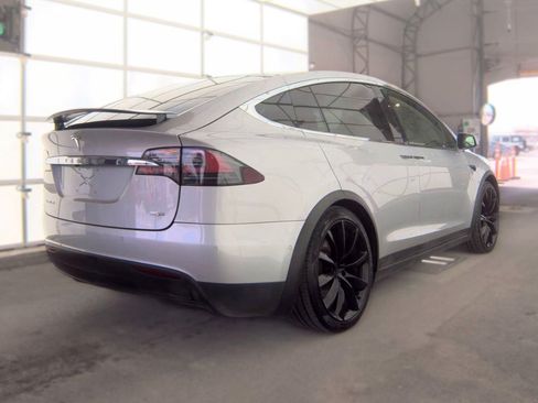 Used 2018 Tesla Model X 100D AWD/4WD image 4