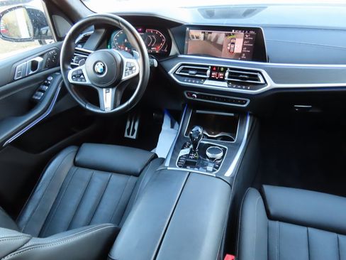 Used 2021 BMW X7 M50i image 17