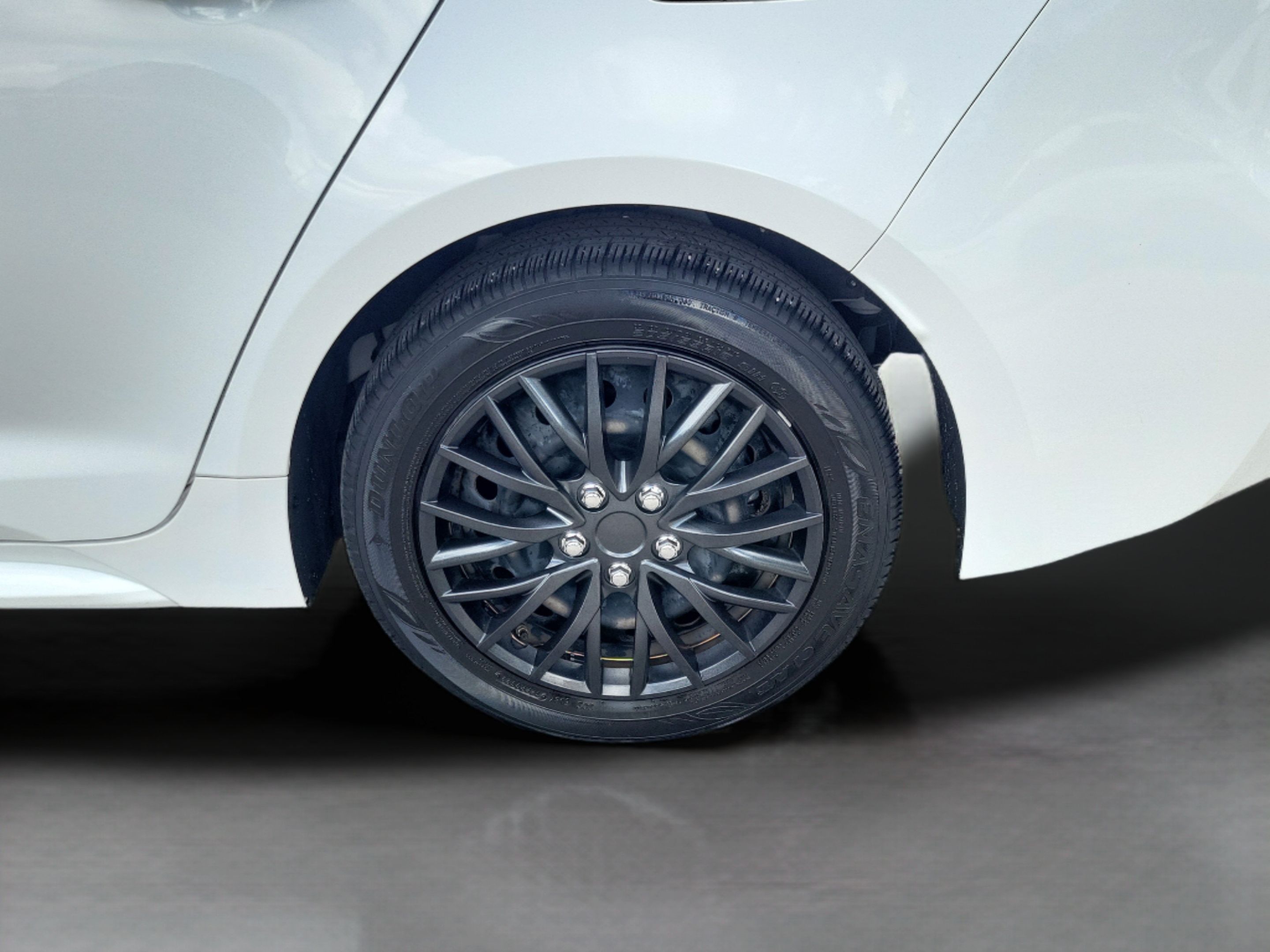 Used 2022 Toyota Corolla LE FWD image 30