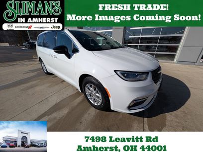 Used 2024 Chrysler Pacifica Touring-L