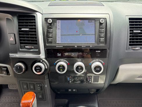 Used 2022 Toyota Sequoia Platinum AWD/4WD image 24
