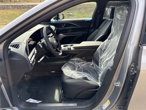 New 2026 Cadillac Lyriq Premium Luxury image 8