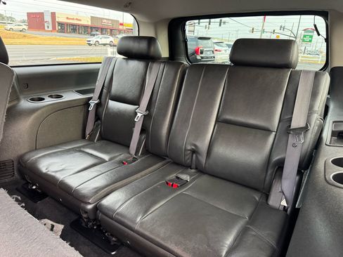 Used 2011 GMC Yukon XL Denali image 19