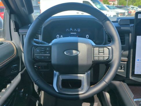 Used 2024 Ford Expedition Platinum image 24