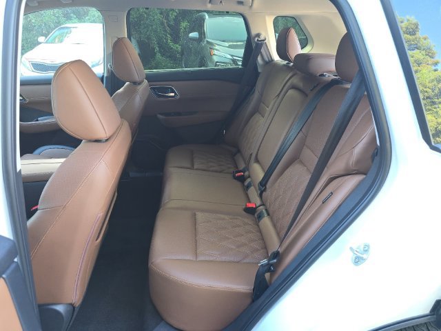 Used 2026 Nissan Rogue Platinum w/ Platinum Premium Package AWD/4WD image 26