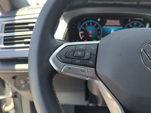 Used 2024 Volkswagen Atlas Cross Sport SE FWD image 43