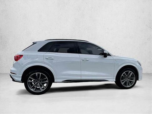 Used 2025 Audi Q3 2.0T Premium w/ Convenience Package image 5