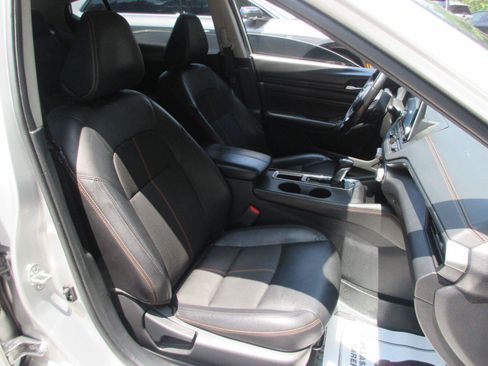 Used 2020 Nissan Altima 2.5 SR w/ Premium Package FWD image 18