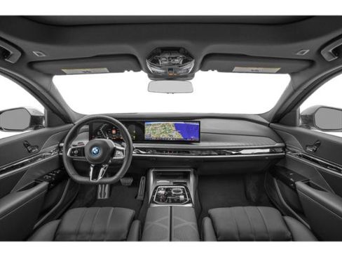 Certified 2025 BMW 750e xDrive w/ Premium Package image 5